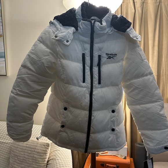 Reebok White and Black Hooded Puffer Jacket - Picture 2 of 4